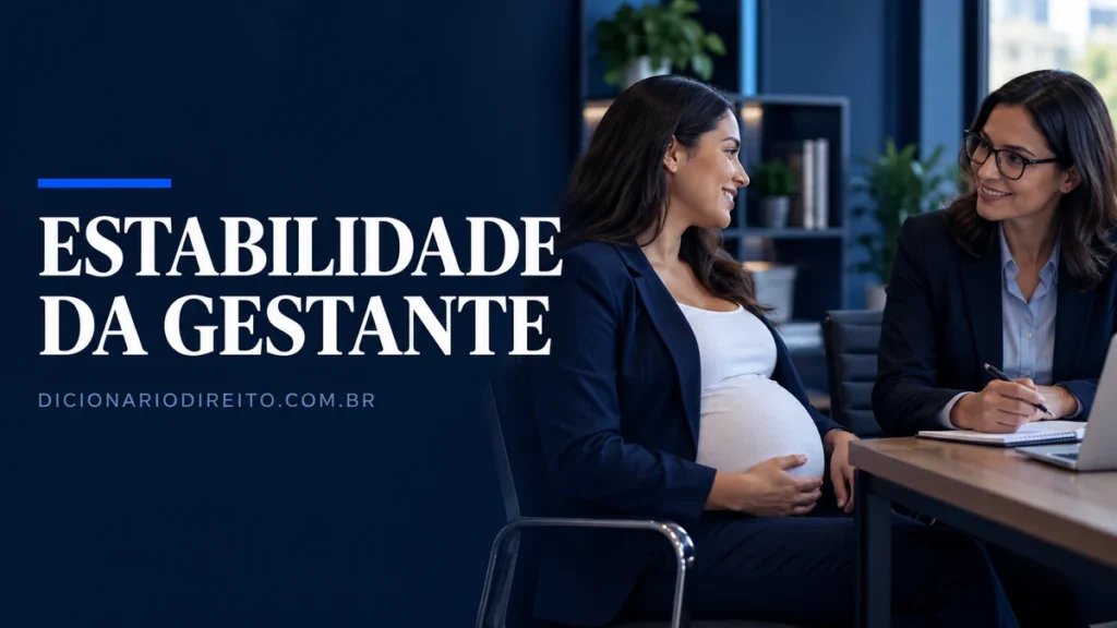 Gestante conversa sobre direitos trabalhistas no ambiente profissional